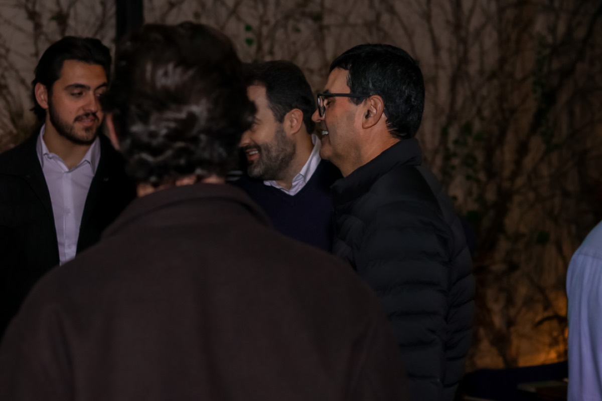 Conversa entre participantes na 7ª edição, no Pinot Wine Bar